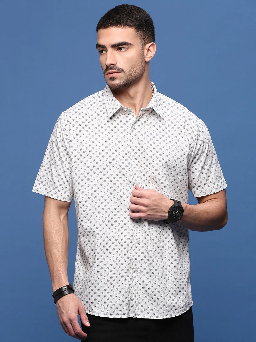 Men White Graphic Slim Fit Shirt