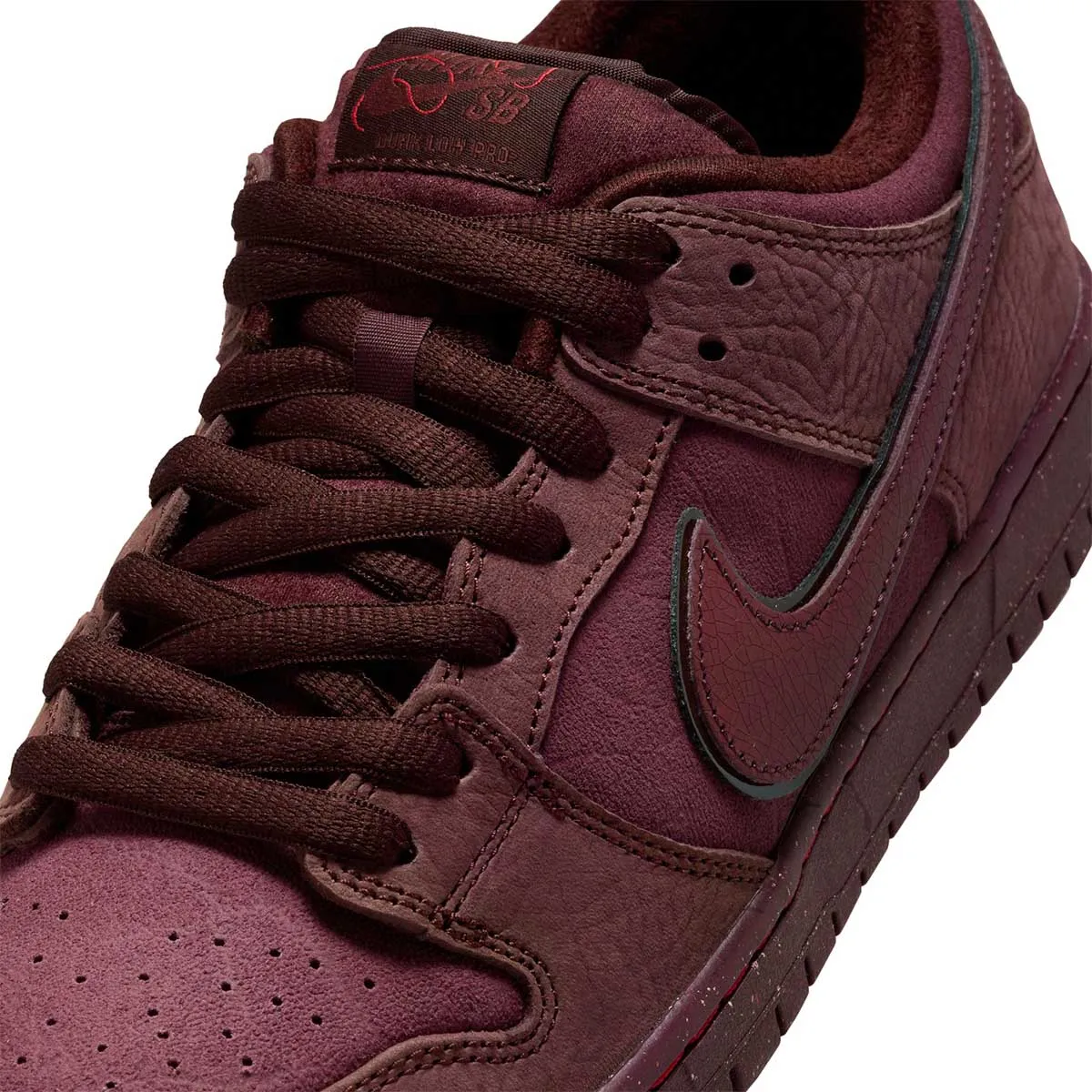 Nike SB - Dunk Low Pro Premium Shoes City Of Love Burgundy Crush