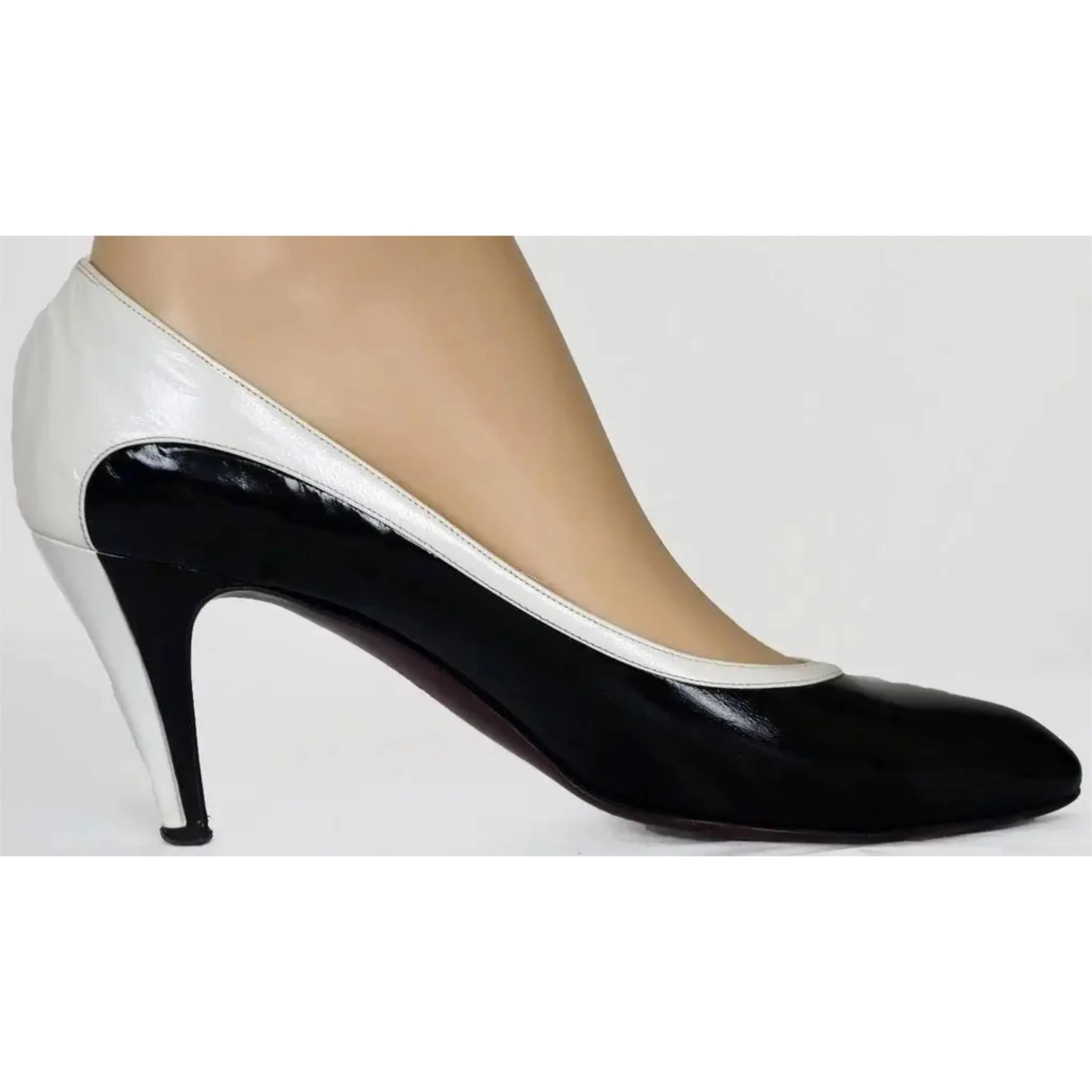 Vintage 1980s Bruno Magli Shoes Black & White Pumps Size 7AA