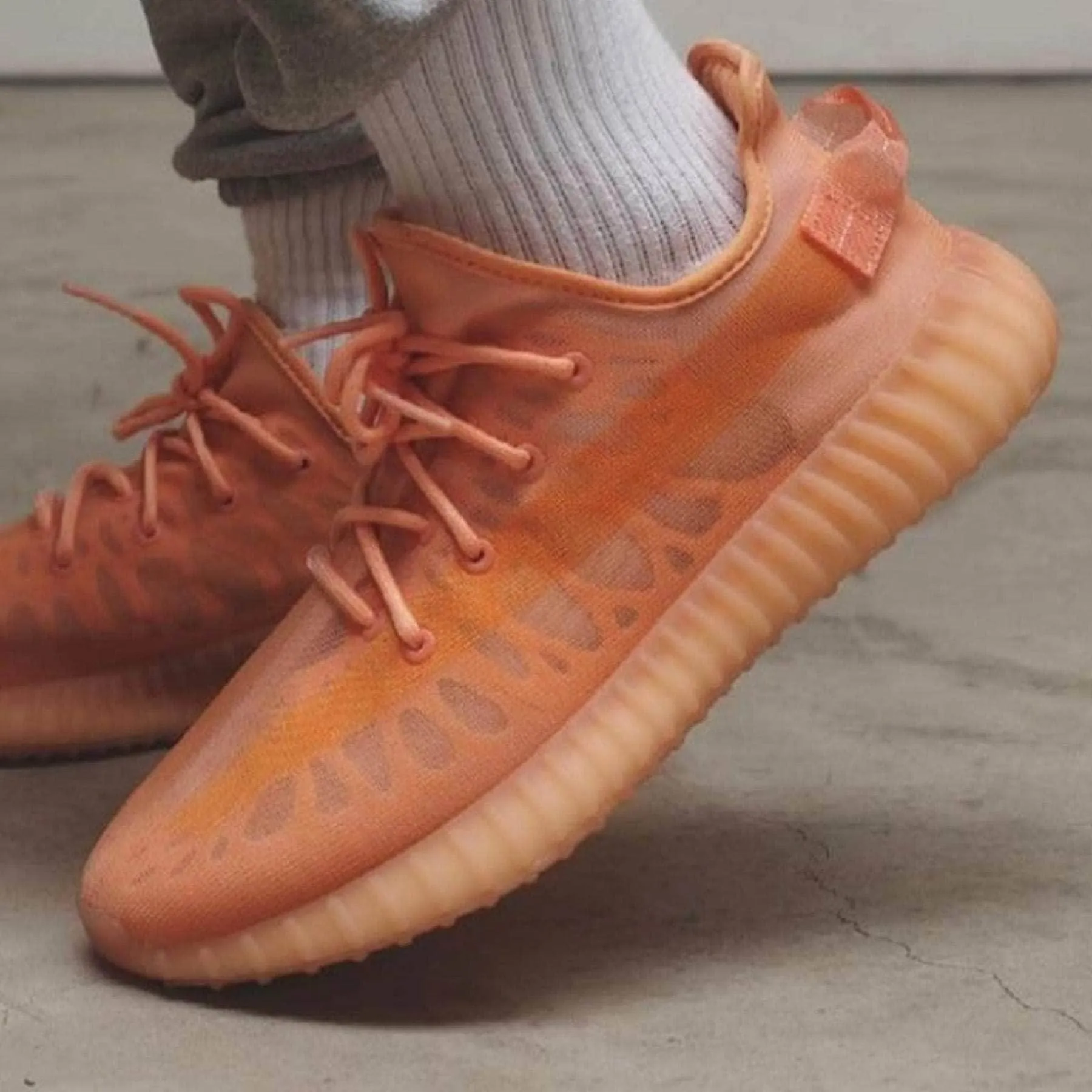 YEEZY BOOST 350 V2 MONO CLAY