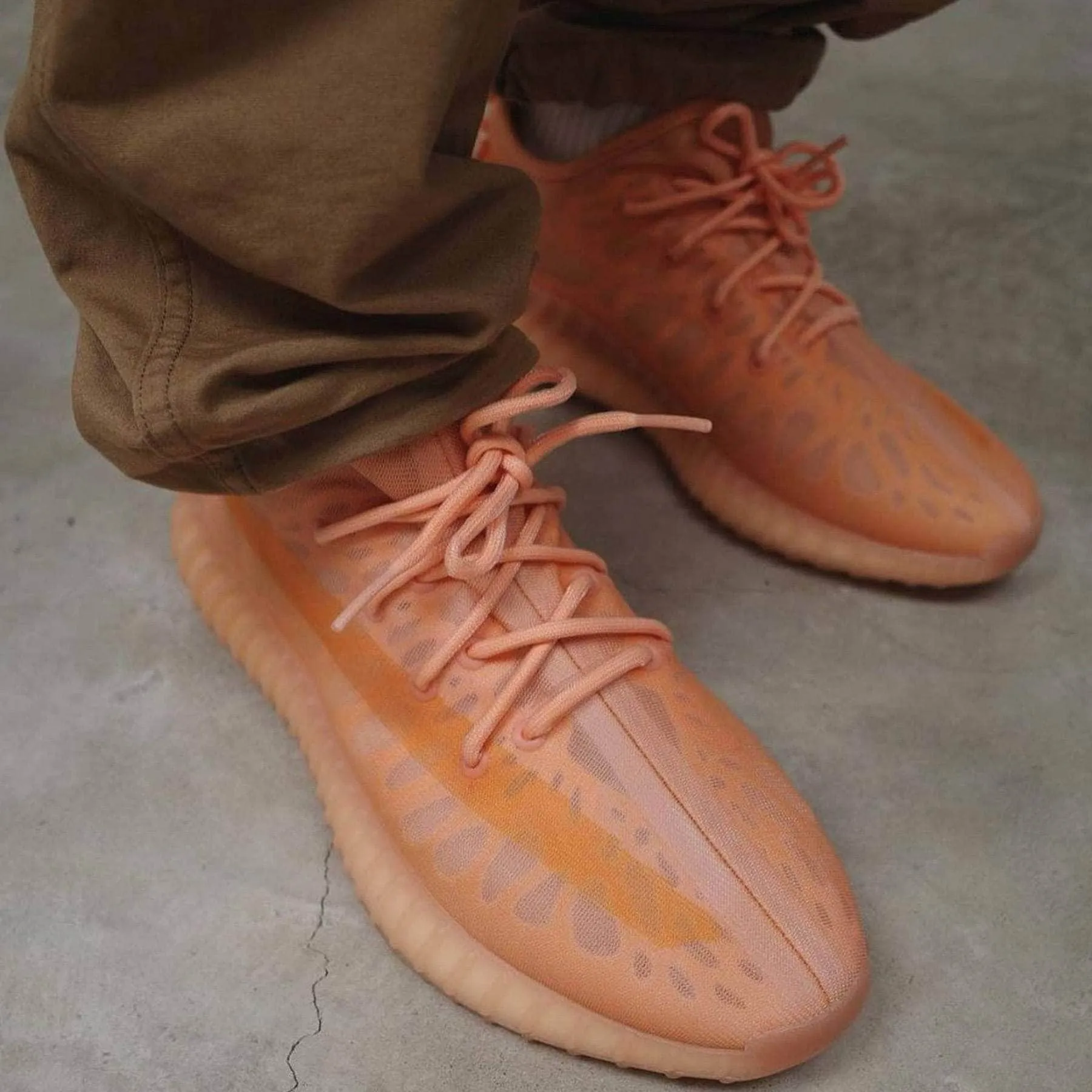 YEEZY BOOST 350 V2 MONO CLAY